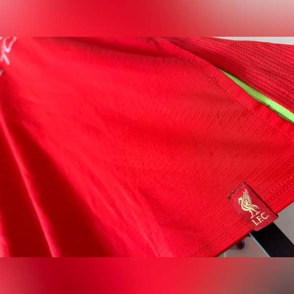 Vintage 2018 Liverpool FC ⚽️ New Balance Soccer Jersey LFC Betvictor EPL - Picture 8 of 15